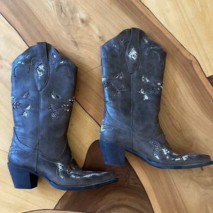Women 8 Roper USA cowboy boots